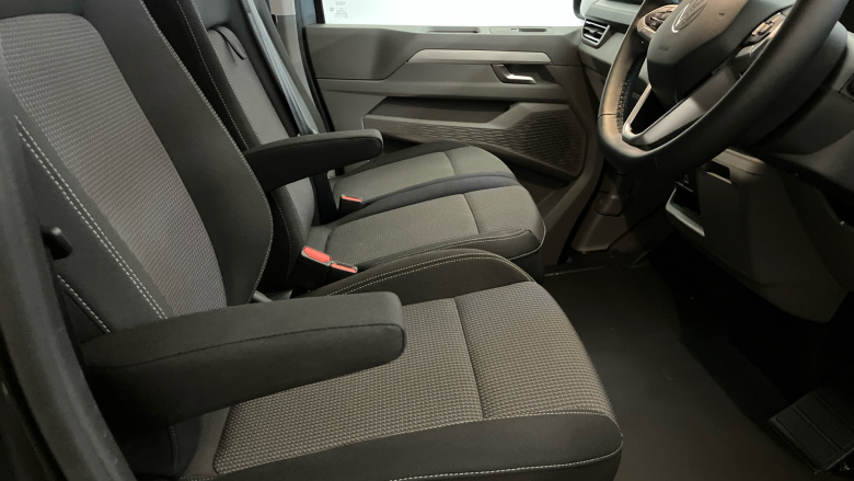 Volkswagen Transporter T32 Lwb Electric 100kW 65kWh Commerce Pro Van Auto